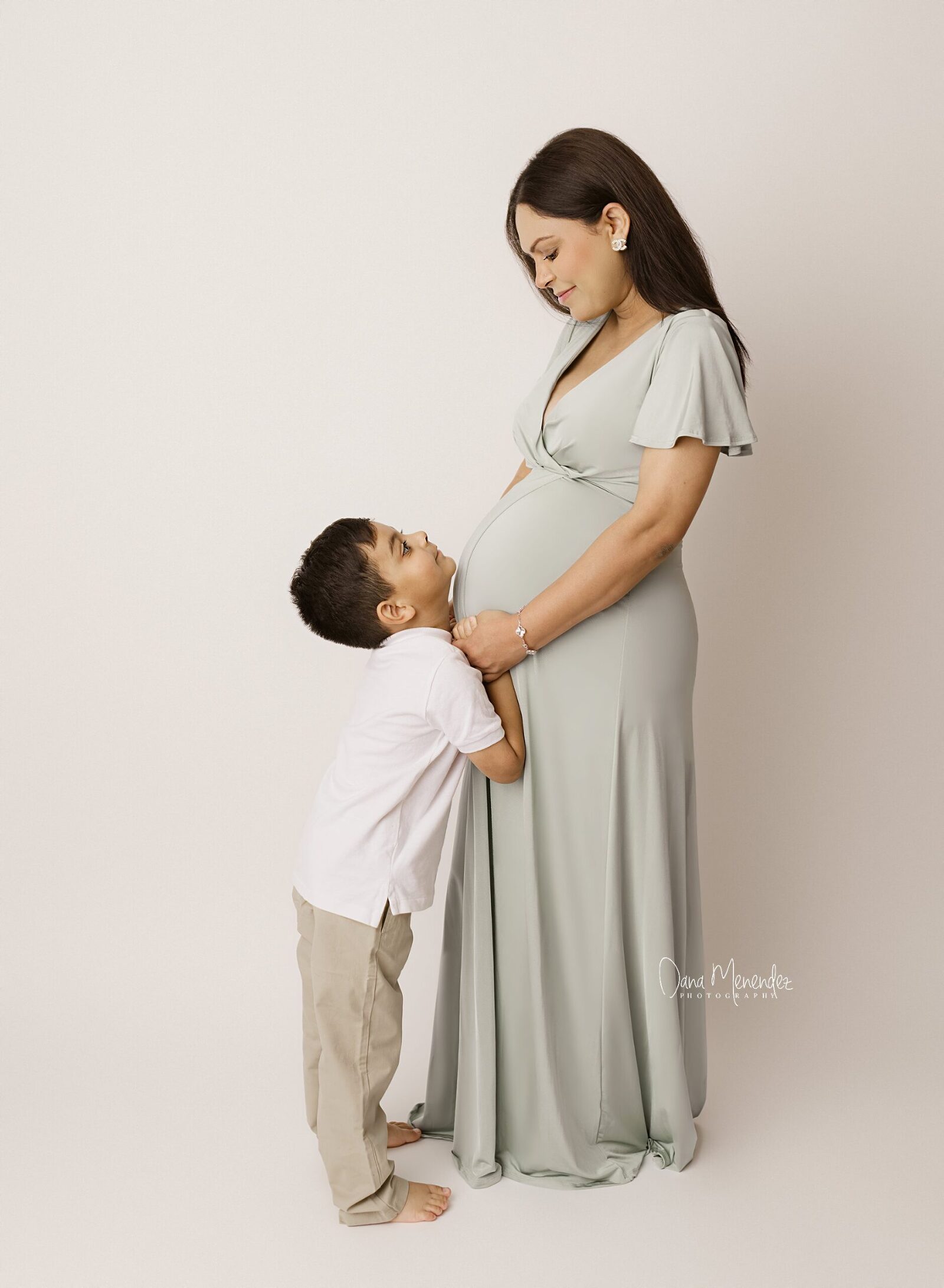 Okotoks pregnancy photos